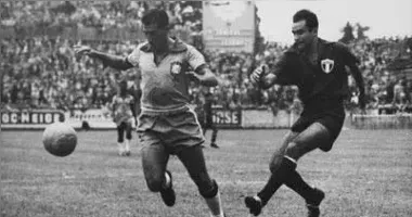 A estreia da camisa mais temida da história