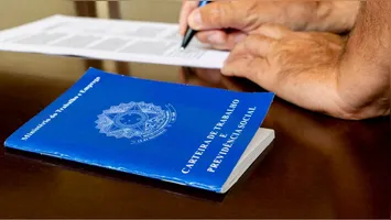 O índice de segurança no emprego é o mais alto registrado no país nos últimos 13 anos, impulsionado pelo recuo histórico da taxa de desocupação nacional.