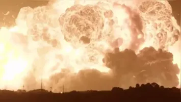O protótipo New Glenn, de Jeff Bezos, sofreu uma "anomalia" seguida por bola de fogo; apesar da gravidade do acidente, nenhum funcionário ficou ferido.