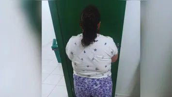 Investigada viveu por 14 meses como filha adotiva em Joinville; com antecedentes em cinco estados, suspeita teve prisão preventiva decretada e passará por exame
