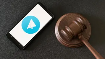 Decisão tenta conter venda de gabaritos e golpes contra estudantes às vésperas da reaplicação da prova; medida divide opiniões.