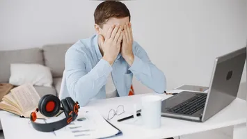 Pesquisa publicada na revista Science associa o trabalho remoto ao aumento do sofrimento psicológico, busca por terapia e uso de antidepressivos.