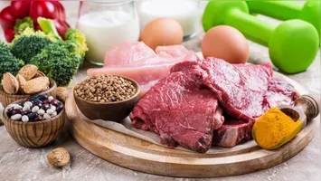 Estudos mostram que diversificar o cardápio com opções vegetais fortalece a imunidade e previne o desenvolvimento de tumores colorretais.