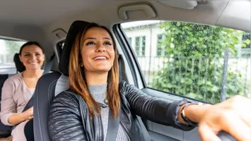 Ferramenta que permite a passageiras priorizar viagens com motoristas parceiras passa a operar em escala nacional por meio de três modalidades.