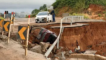 Na madrugada desta segunda-feira (11), um acidente de trânsito mobilizou equipes de resgate e chamou a atenção de motoristas que trafegam pelo sudeste paraense.