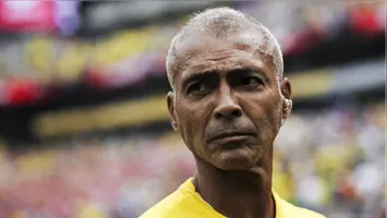 O ex-jogador e atual senador Romário (PL-RJ) enfrenta um longo imbróglio judicial que já resultou na penhora de bens, veículos de luxo e no bloqueio de receitas profissionais recentes.