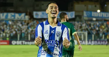 Jogadores do Paysandu comemoram vitória e o retorno para a liderança da Série C