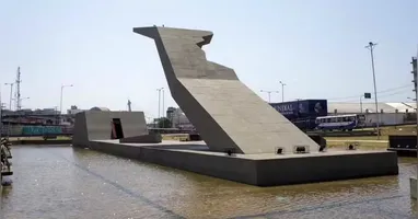 O corpo foi encontrado boiando em lago por populares