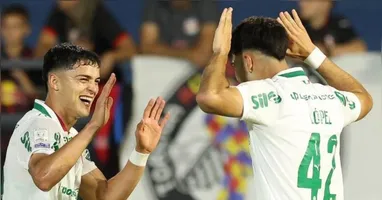 O selecionável Flaco López garantiu mais uma vitória alviverde.
