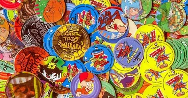 Uma das grandes febres dos anos 90 e 2000 foram os Tazos, que tinham diversos temas.
