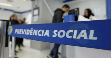 Apesar da mudança da idade mínina,outras regras da reforma de 2019 continuam válidas.