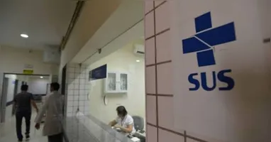 Governo negocia com farmacêutica valores e quantidades de doses que podem ser adquiridas.