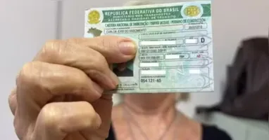 A economia se deve ao fato do curso teórico ser sem custos