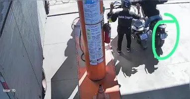 O suspeito assaltou funcionário do posto em motocicleta com placa adulterada, mas logo foi encontrado pela polícia