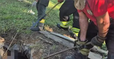 O Corpo de Bombeiros encontrou o corpo dentro da fossa em uma área rural