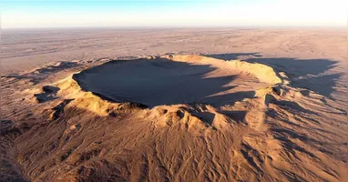 A cratera Tenoumer, na Mauritânia, teria sido causada pela queda de um asteroide