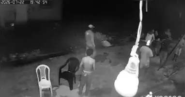 Suspeitos não se intimidam com a presença de outras pessoas e sequestram o casal