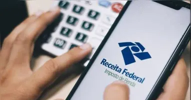 A enfermidade da aposentada está incluída na lista de doenças graves previstas na Lei federal nº 7.713/1988.