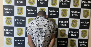 O suspeito foi preso e encaminhado à delegacia para prestar depoimento.