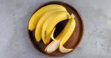 Rica em potássio, a banana ajuda na decomposição da matéria orgânica.