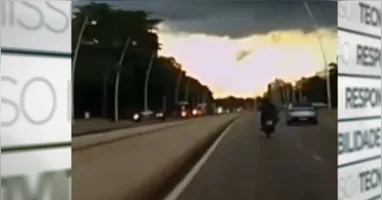 Motorista foge após atropelar motociclista na tarde desta segunda-feira (25)