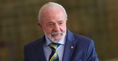Durante reunião ministerial no Palácio do Planalto, Lula defendeu a busca por novos parceiros comerciais diante da proposta de tarifas dos Estados Unidos.
