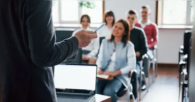 Participantes do Programa Formação Profissional da Vale e do Senai receberão auxílio mensal de R$ 2.225 e terão formação técnica gratuita em áreas estratégicas da indústria.