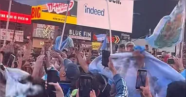 Torcida da Argentina na Times Square.