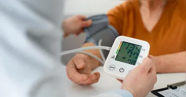 Mudanças no estilo de vida ajudam a controlar a pressão alta e reduzem o risco de doenças cardiovasculares