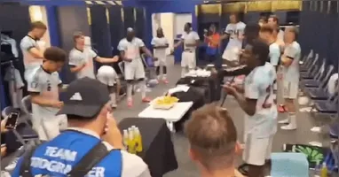 Jogadores da Bélgica reproduziram a "dancinha do Trump" no gramado e no vestiário após a classificação para a próxima fase
