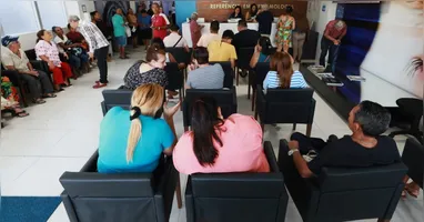 Pacientes atendidos pelo mutirão oftalmológico passam por consultas e avaliações para cirurgias eletivas em Belém.