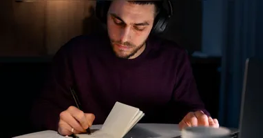 A ciência aponta que o melhor horário para estudar varia de acordo com o perfil biológico e a rotina de cada pessoa.