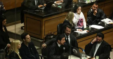 O Tribunal do Júri começou a ouvir as testemunhas de defesa dos réus no sábado (30) e continua neste domingo. A sessão deve se estender por toda a semana.