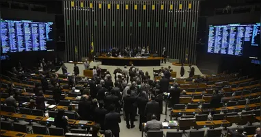 A medida prevê a suspensão da contagem da prescrição enquanto o condenado estiver foragido, retomando o prazo apenas após a captura ou a reapresentação para cumprir o período restante da pena.
