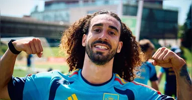 Cucurella foi um dos destaques do título espanhol na Copa do Mundo, chamando a atenção pelo futebol e pelo seu cabelo.