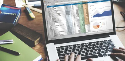 Descubra cursos gratuitos online que potencializam seu currículo e ampliam suas habilidades.