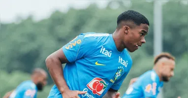 Clube espanhol estuda ceder o atacante brasileiro após a pré-temporada