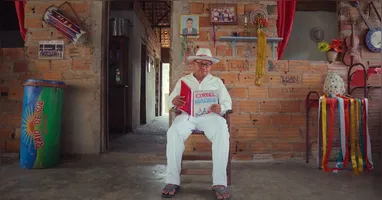 O filme tem narração em formato de cordel pelo próprio Mestre Come Barro.