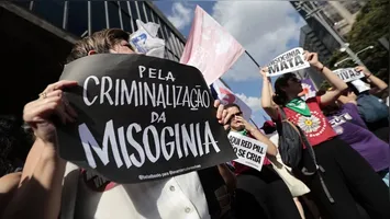 Saiba tudo sobre a votação do PL da Misoginia, suas implicações e a resistência enfrentada no Congresso.
