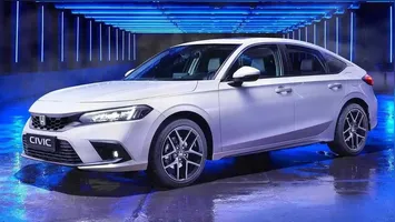O Honda Civic e:HEV apresenta desvalorização de 27% em três anos; conheça as razões e veja seu valor atual.