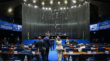 O Senado aprovou o Pix para pagamento automático da pensão alimentícia. Entenda como funcionará e quais são os impactos para beneficiários e devedores.