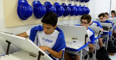 O SENAI está entre as principais instituições que oferecem cursos profissionalizantes e de qualificação no Pará, preparando trabalhadores para atender às demandas da indústria e ampliar as oportunidades de inserção no mercado de trabalho