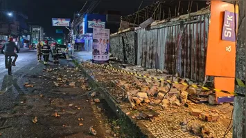Fachada de prédio desaba em Castanhal, mas felizmente ninguém ficou ferido. Saiba mais sobre a ocorrência e as medidas de segurança tomadas.