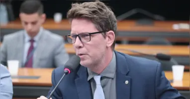 Mário Frias negou participação societária de Flávio Bolsonaro na produção e afirmou que não há dinheiro de Daniel Vorcaro no projeto.