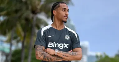 Atacante do Chelsea aparece no radar do Barça em meio à busca por um novo camisa 9 para a próxima temporada.
