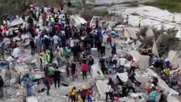 Equipes de resgate seguem trabalhando sem parar entre os escombros na Venezuela em busca de sobreviventes. A corrida contra o tempo continua enquanto aumenta o número de vítimas da tragédia.