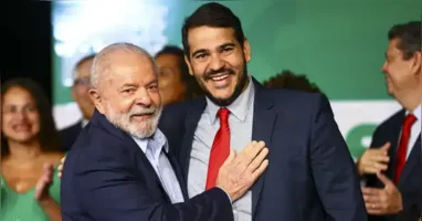 Reunião no Palácio da Alvorada marca articulação de Lula para manter Jorge Messias no governo após rejeição ao STF.