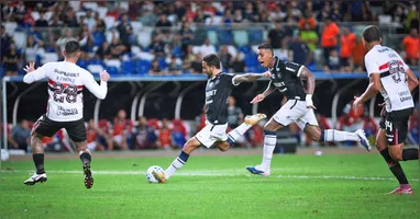 Marcelinho marcou no final da partida e garantiu 3 importantes pontos para o Leão.