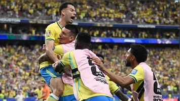 Soccer Football - FIFA World Cup 2026 - Round of 32 - Brazil v Japan - Houston Stadium, Houston, Texas, U.S. - June 29, 2026 Brazil's Gabriel Martinelli celebrates scoring their second goal with teammates REUTERS/Annegret Hilse