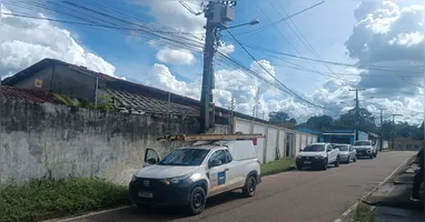 Entre os alvos fiscalizados estava um imóvel residencial que, segundo as equipes, permanecia há anos com ligação irregular após sucessivos cortes realizados pela distribuidora.